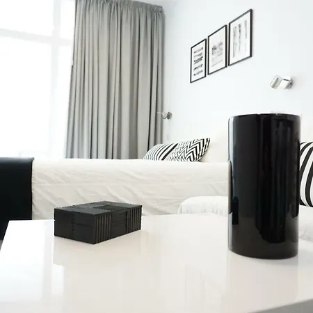 Апартаменти Black & White Canteras