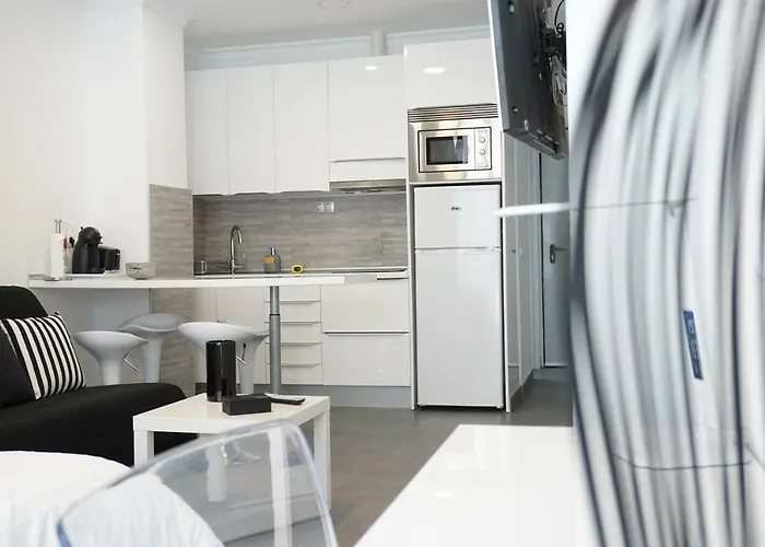 Black & White Canteras * Лас-Пальмас-де-Гран-Канарія