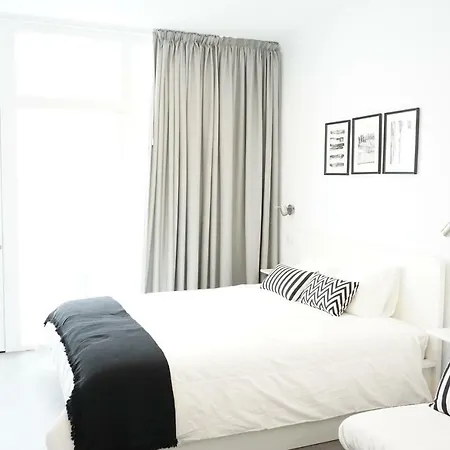 Black & White Canteras